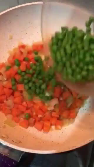 Foto langkah ke 3 dari resep Sup Tomat Makaroni.