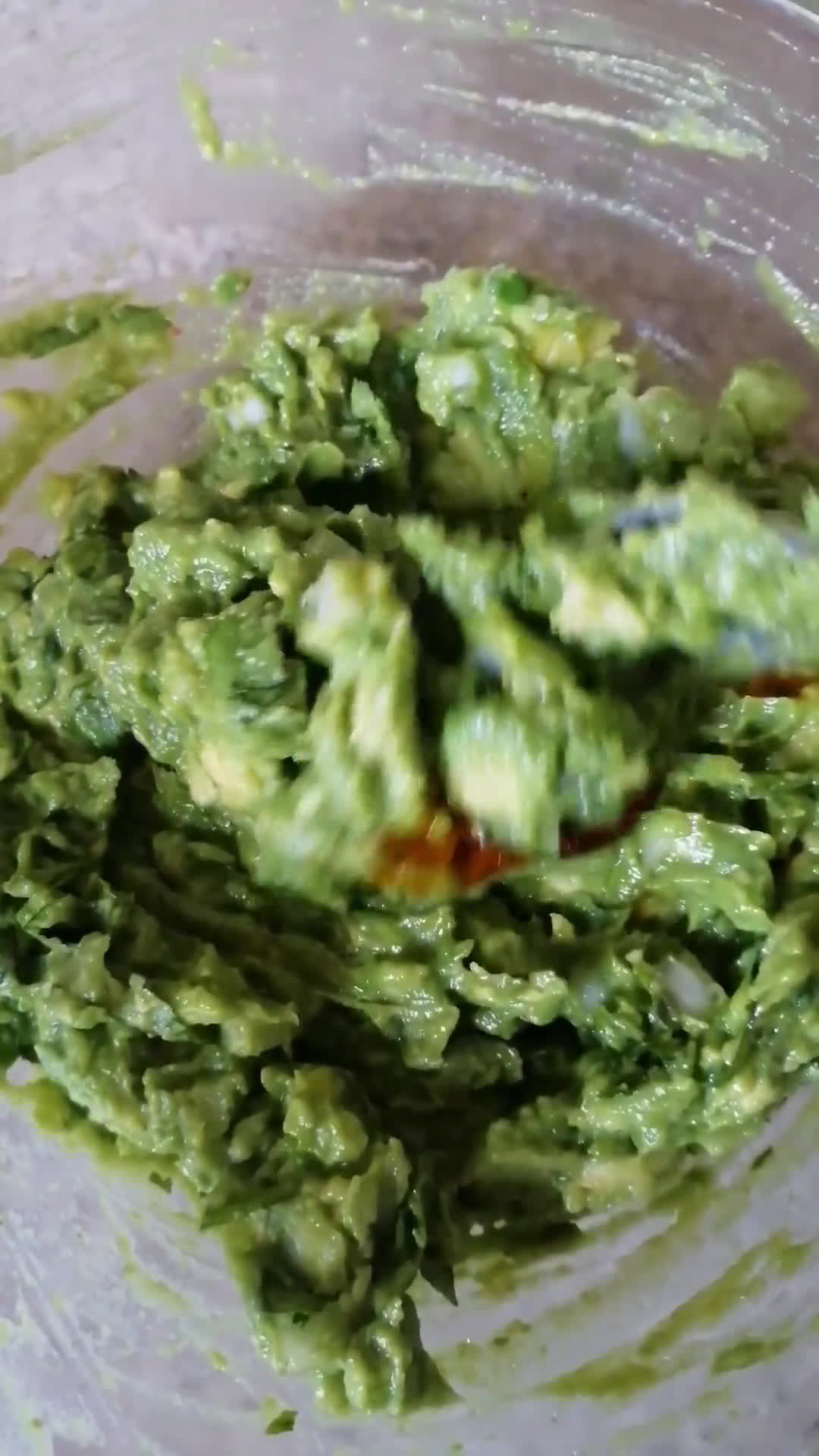 Foto del paso 3 de la receta: Guacamole al aceite de habanero 🌶️💚🥑