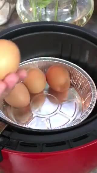 Gambar langkah 3 resipi Telur Rebus Air Fryer.