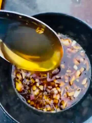 Hình bước làm 7 của món Hải sản Phú Quý hấp: mực ống, cua gạo, cua mặt trăng và nhum tươi