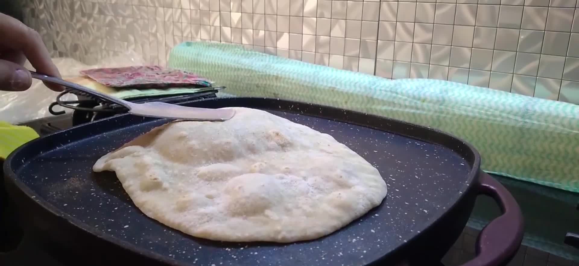 عکس مرحله 3 از دستور نان پیتا خمیر ترش 😋