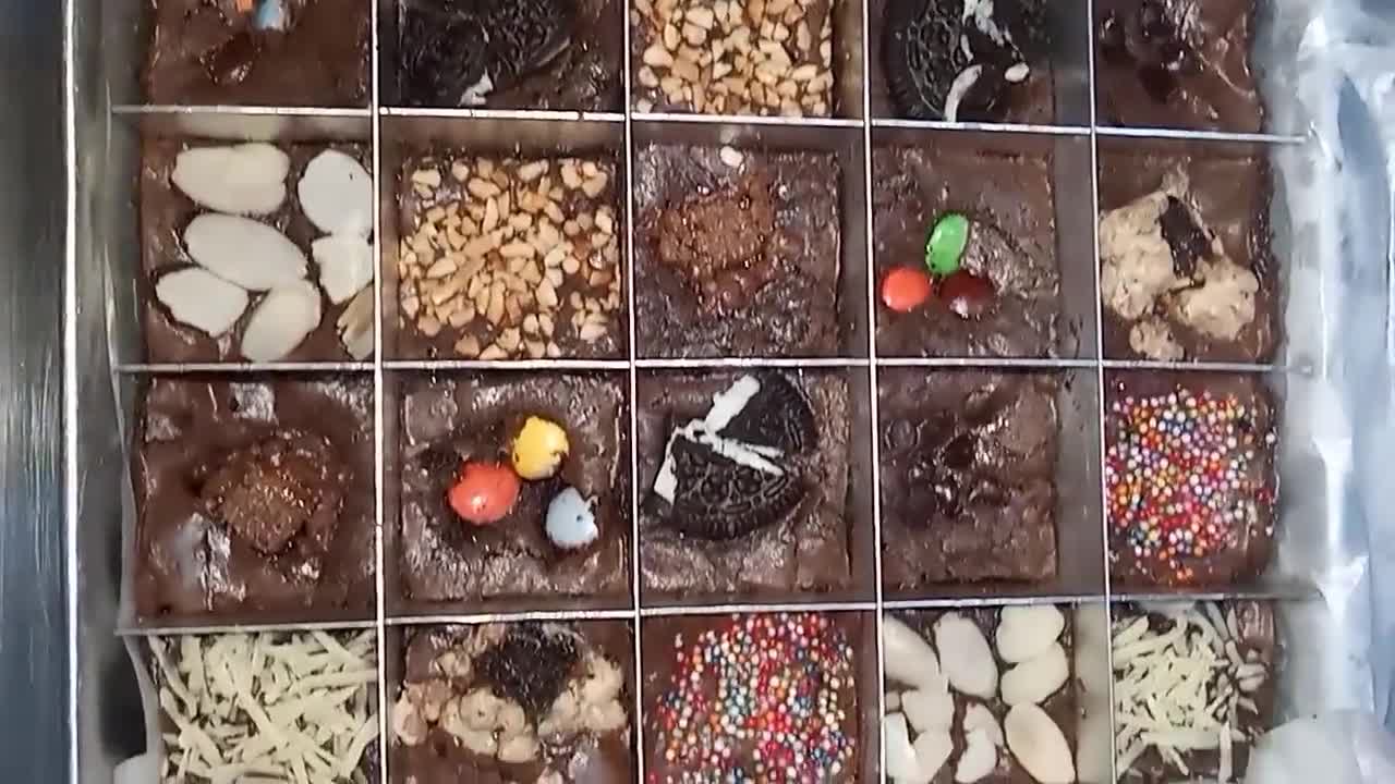 Foto langkah ke 10 dari resep Brownies coklat moist/brownies sekat 25*.