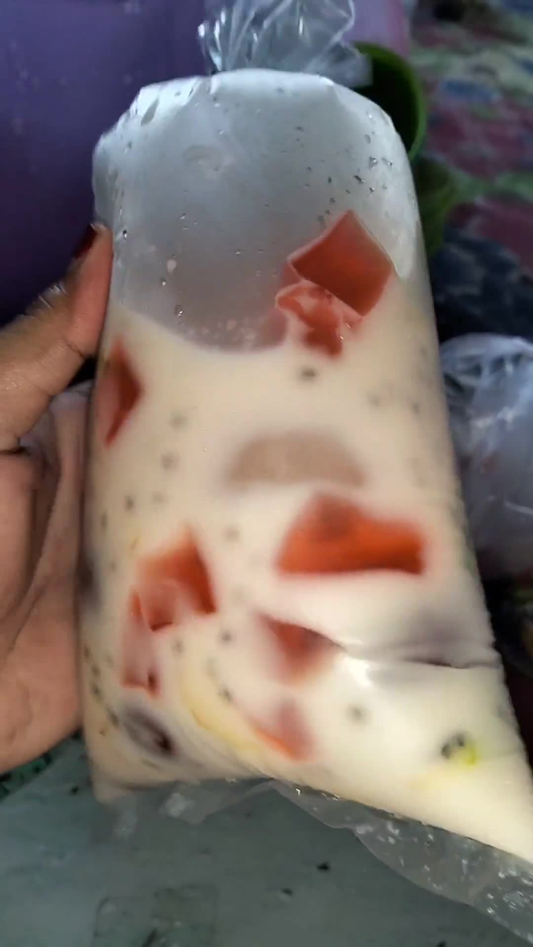 Foto langkah ke 9 dari resep Es Teller Full Buah.