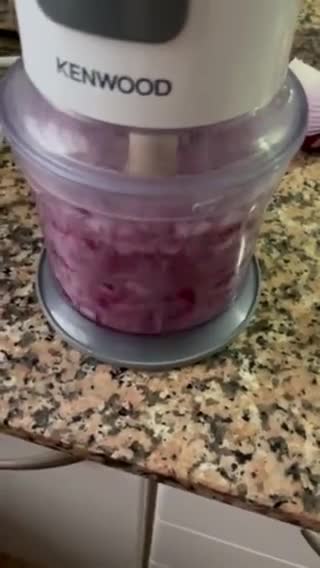 Foto del paso 1 de la receta: Donut salado 🫒 🥔 🧅 🍀