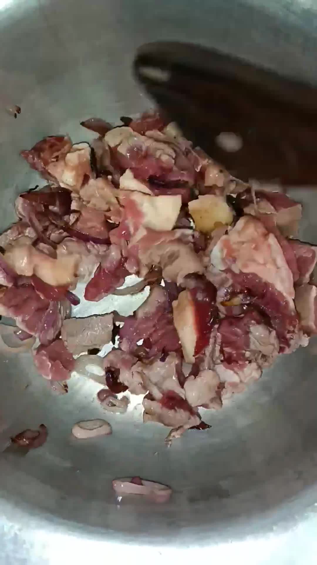 A picture of step 8 of Baked potato wedges served with beef.