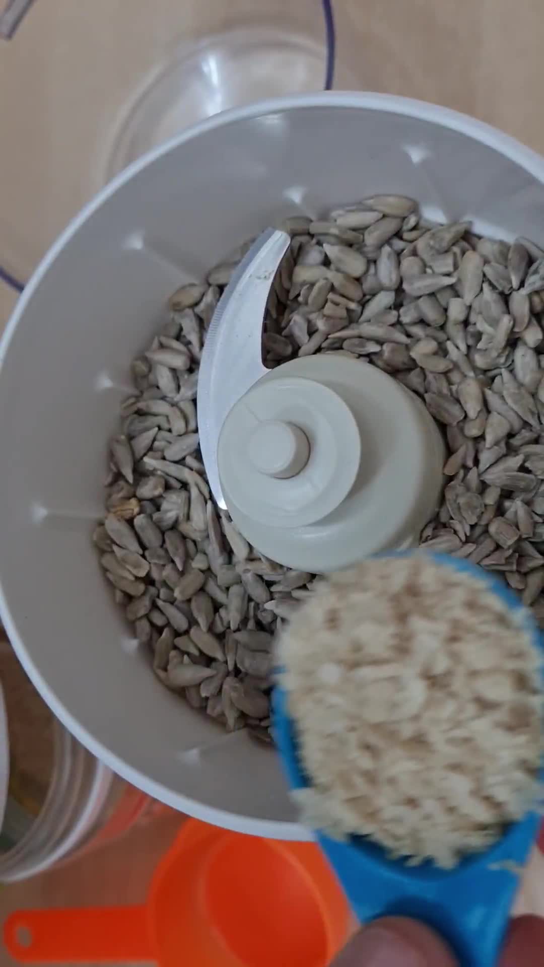 Foto del paso 1 de la receta: Rawmesan o "queso" rallado vegetal 🌻 vegano