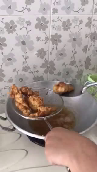 Foto langkah ke 2 dari resep Ayam goreng mentega.