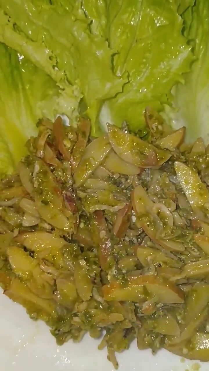 Foto langkah ke 5 dari resep 132. JENGKOL TERI CABE IJO.