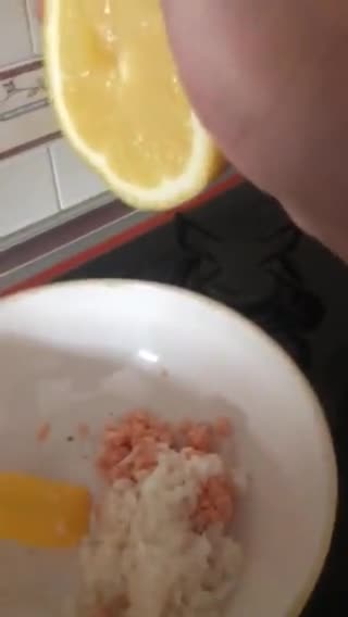 Foto del paso 4 de la receta: Hamburguesa con salmón