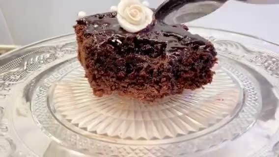 Foto del paso 16 de la receta: Tarta de chocolate muy húmeda con cobertura cremosa