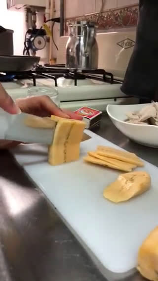 Foto del paso 6 de la receta: Lentejas guisadas con pollo desmechado y tajadas de plátano 🍌. Almuerzo en 3, 2, 1 ✋