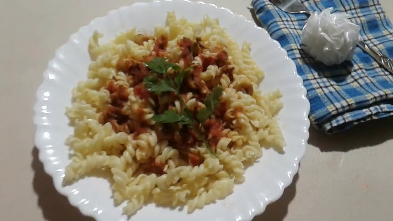 صورة لخطوة 2 من وصفة معكرونة بصوص خطيرة 🍝🍝🍝