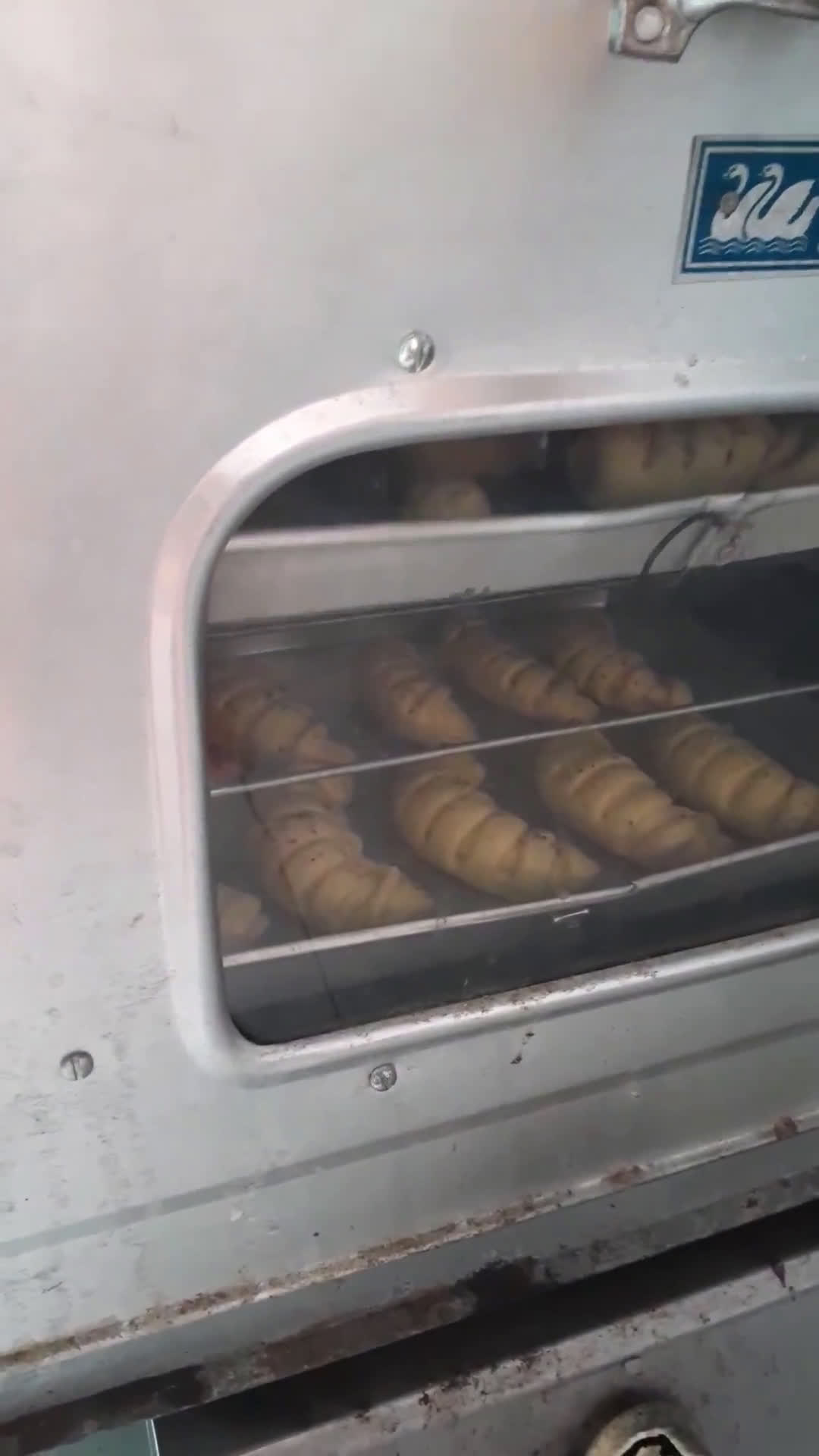 Foto langkah ke 8 dari resep Donat Panggang Empuk isi Ragout.