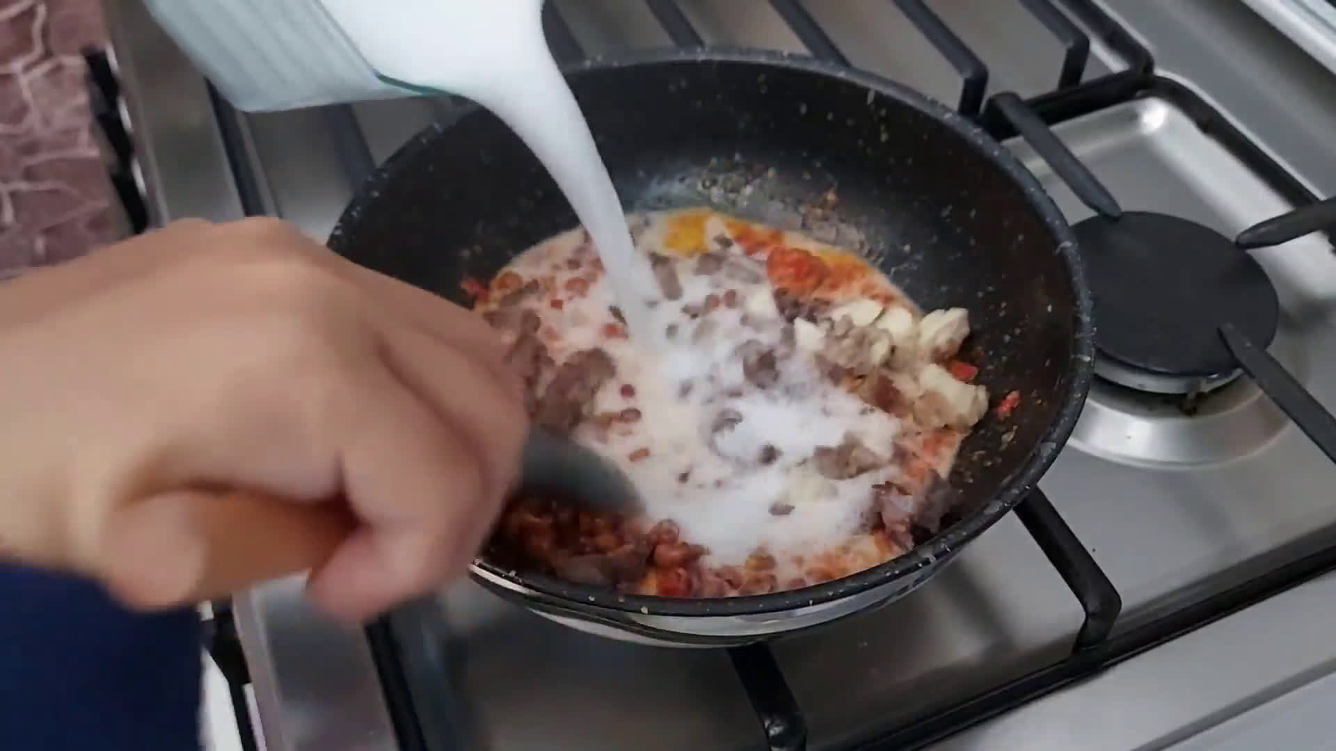 Foto langkah ke 4 dari resep Sambel Krecek Kacang Tolo.