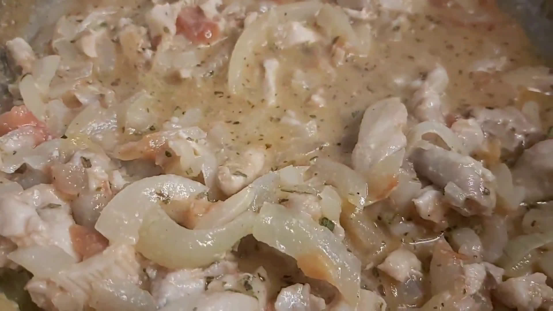 Foto del paso 1 de la receta: Salteado de pollo! Receta rápida #recetasconpollo #Cookpad