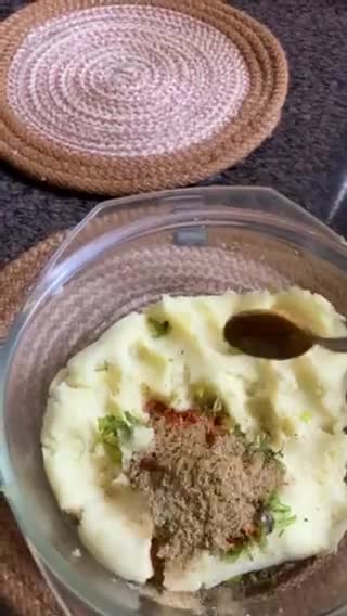 ख़स्ता आलू कचौड़ी(khasta aloo kachodi recipe in hindi) रेसिपी चरण 4 फोटो