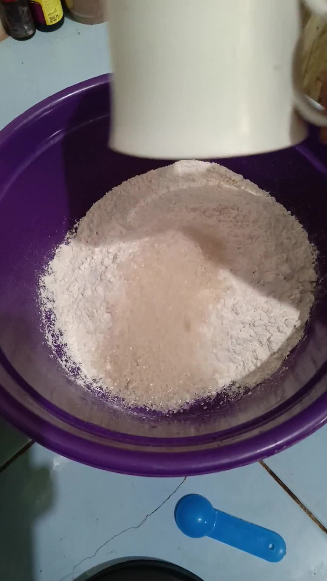Foto langkah ke 2 dari resep Roti cokelat.