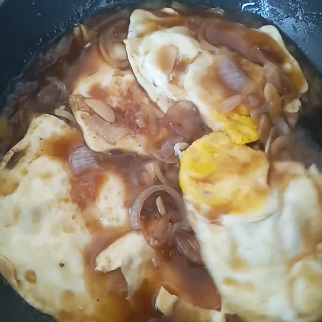 Foto langkah ke 3 dari resep Telur Goreng Mentega.