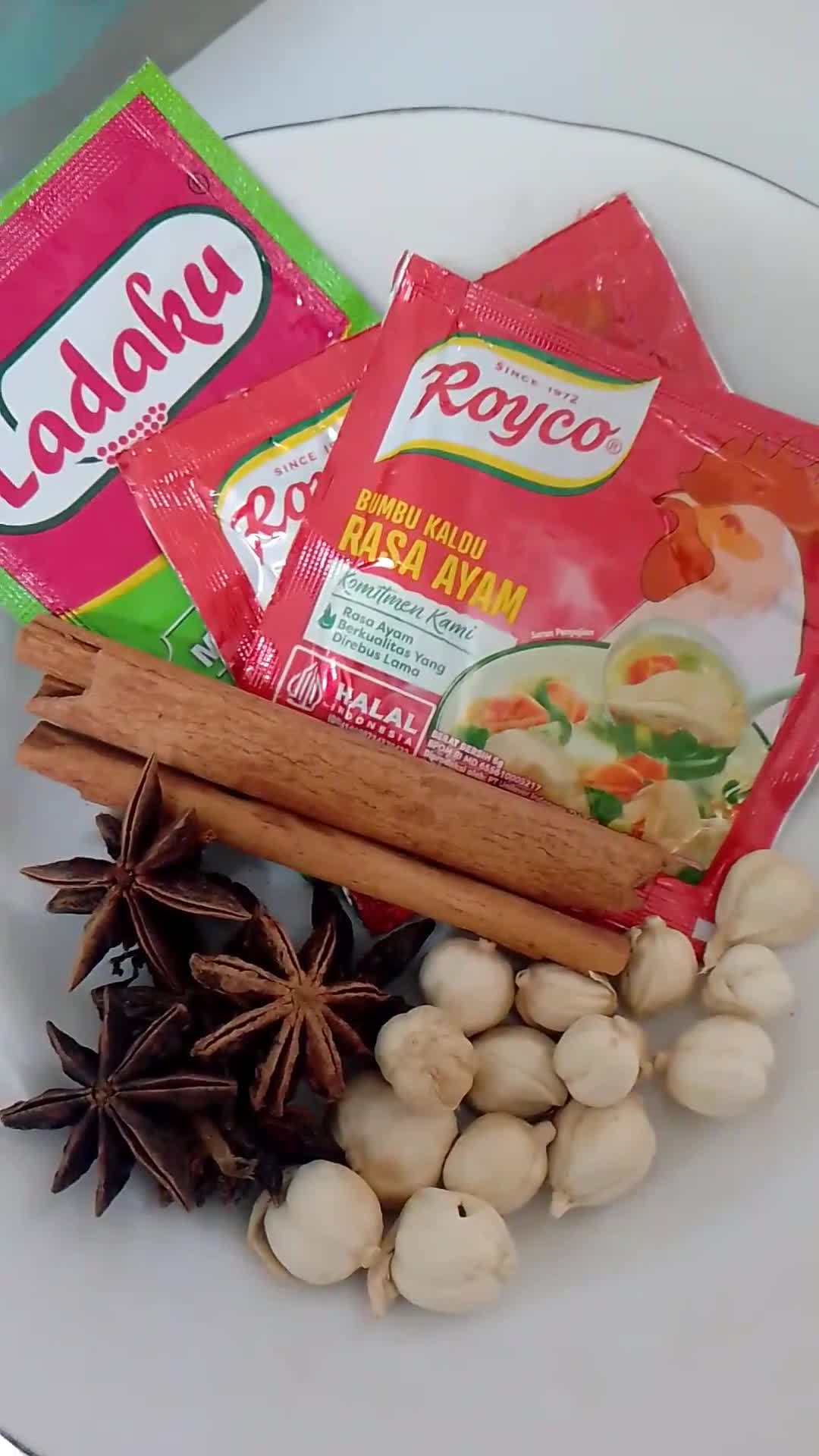 Foto langkah ke 1 dari resep MieSop Kampung Medan.