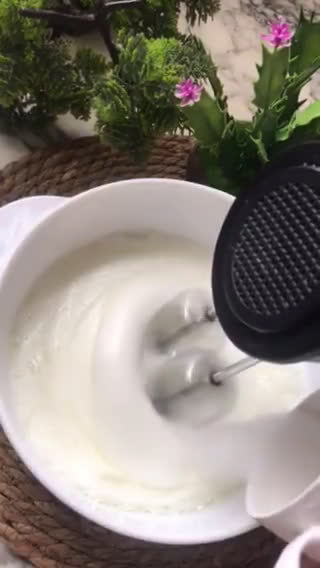 صورة لخطوة 2 من وصفة جينواز الميرانغ مضمونة النجاح 👌
