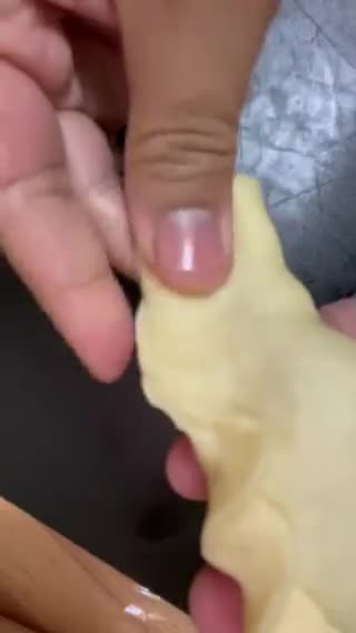 Foto langkah ke 5 dari resep Kibinai / Pastel Eropa / Lithuanian Meat Pie.