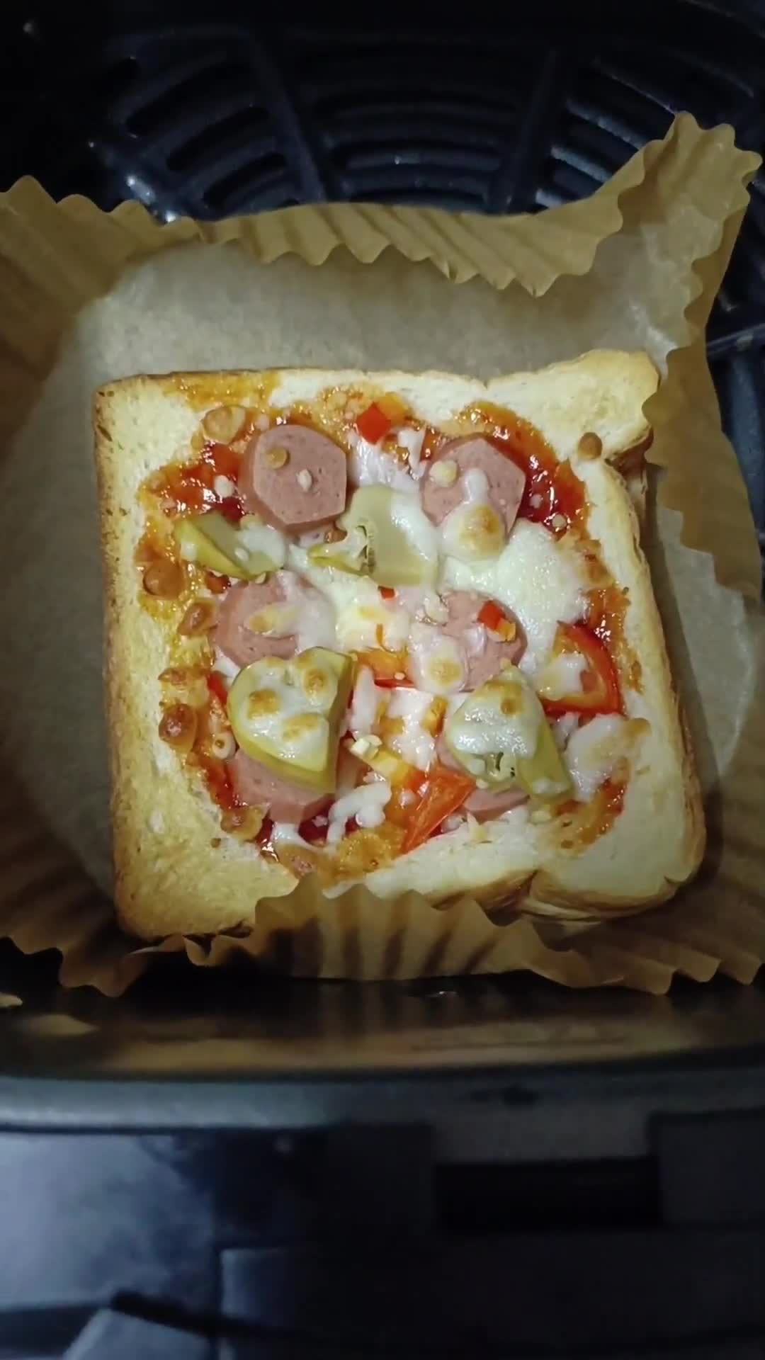 Gambar langkah 6 resipi Pizza Button Mushroom Toast.