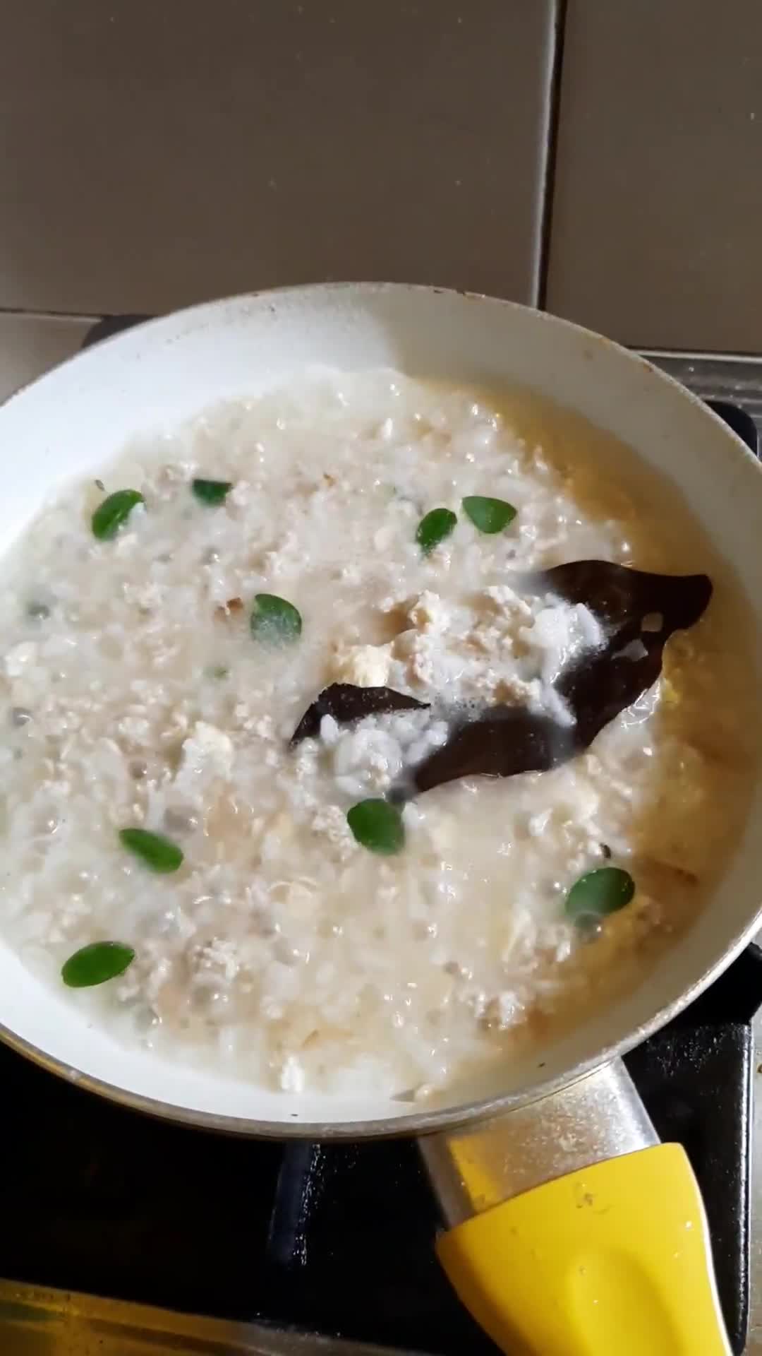 Foto langkah ke 7 dari resep MPASI Day 10 - Bubur Bobor Daun Kelor.