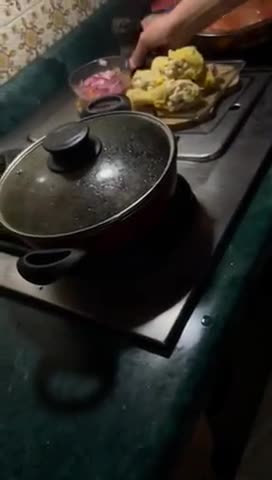 Foto del paso 2 de la receta: Mole almendrado con pollo y arroz rojo