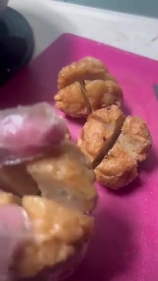 Foto langkah ke 3 dari resep Bakso ayam goreng merekah.