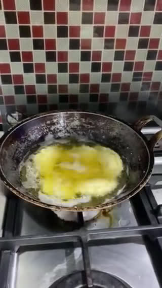 Foto langkah ke 4 dari resep Pastel Isi Bihun Wortel.