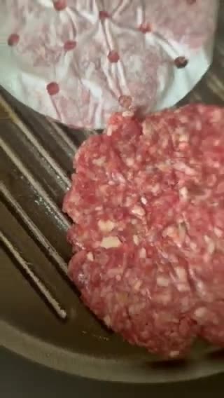 صورة لخطوة 1 من وصفة سندوتش برجر اللحم