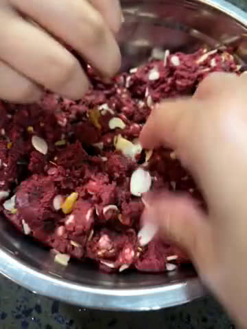 Gambar langkah 5 resipi Biskut Red Velvet 🇺🇸 (Biskut Raya).
