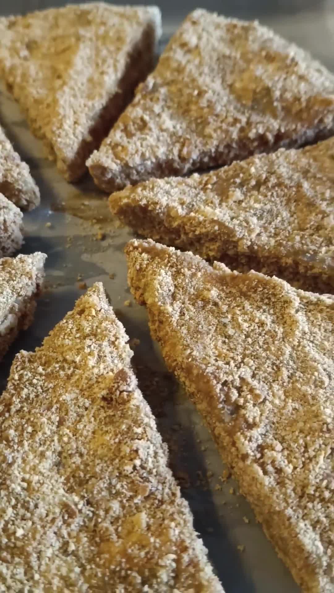 Foto langkah ke 6 dari resep Pizza Nugget Pisang Panggang, Topping Buah.