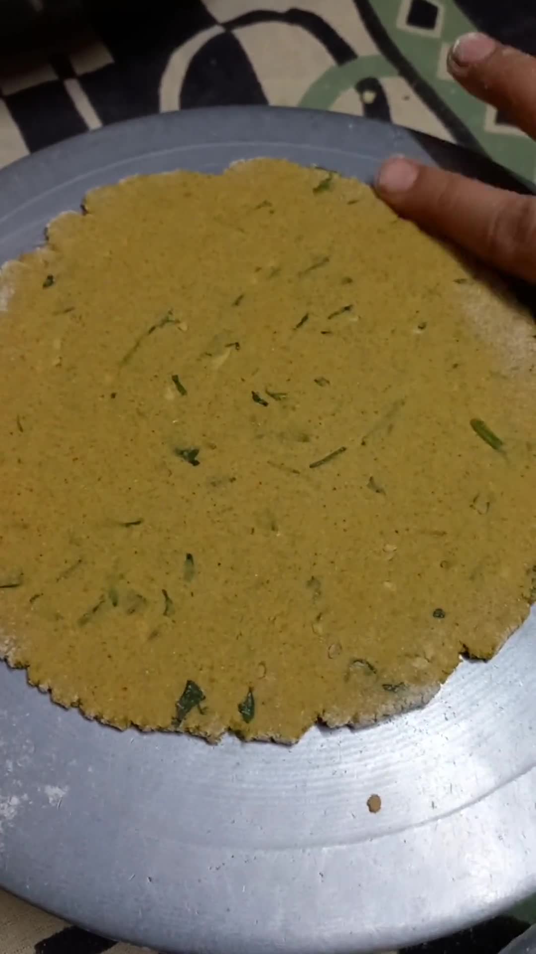 मसाला बाजरा पराठा विथ सेव टमाटर भाजी (Masala bajra paratha with sev tamatar bhaji recipe in hindi) रेसिपी चरण 6 फोटो