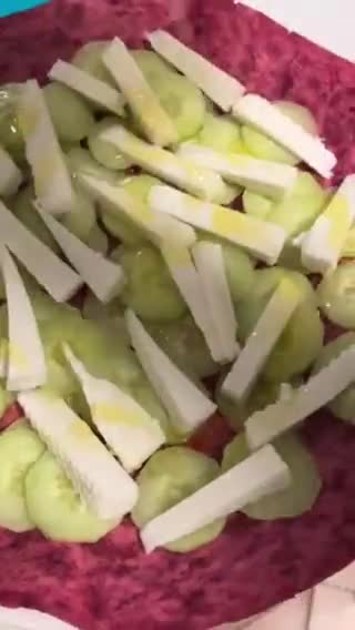 Foto del paso 4 de la receta: Wrap de remolacha con queso fresco, alficoz y anchoas