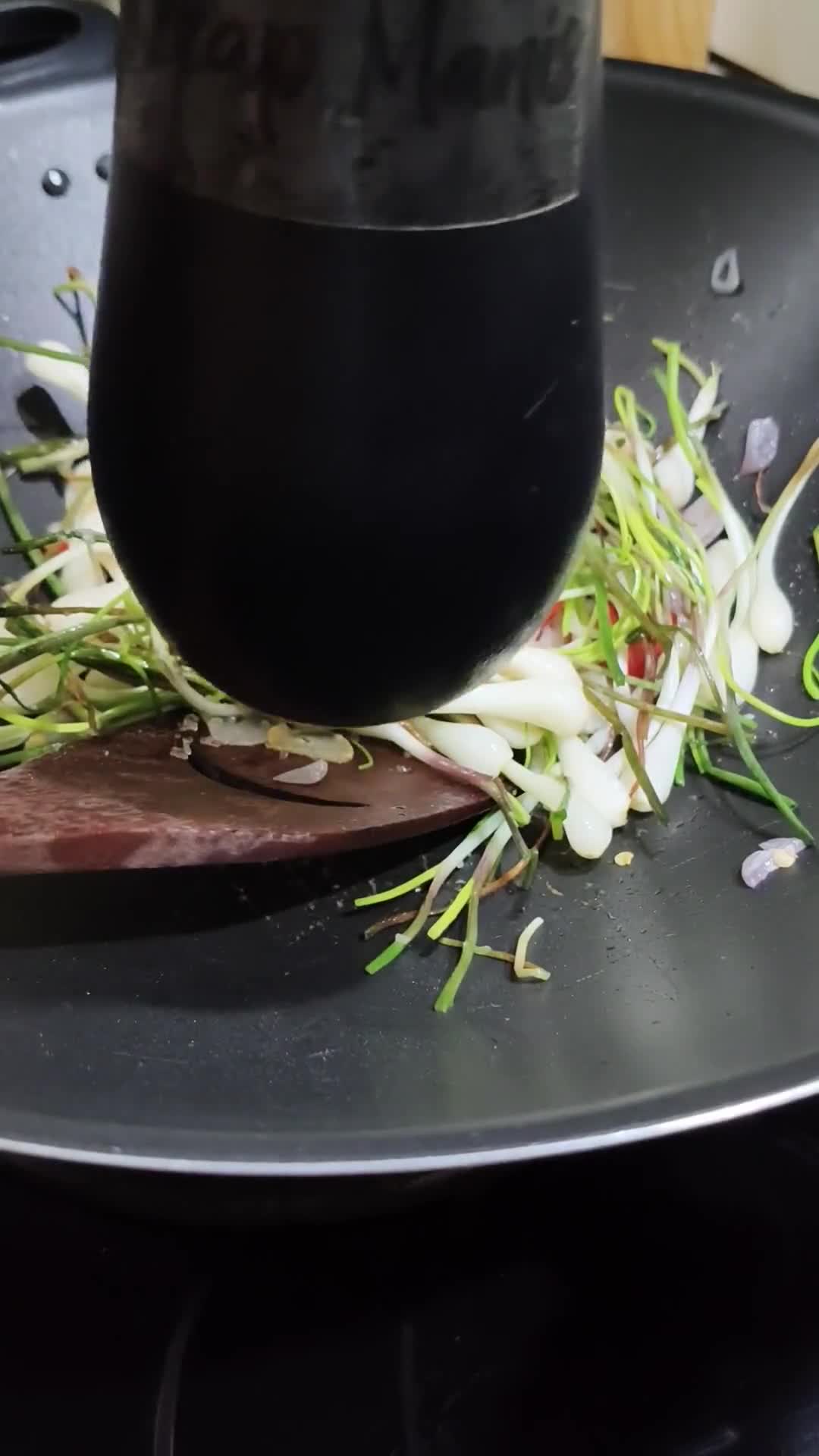 Foto langkah ke 6 dari resep Lengkio Tumis Kecap.