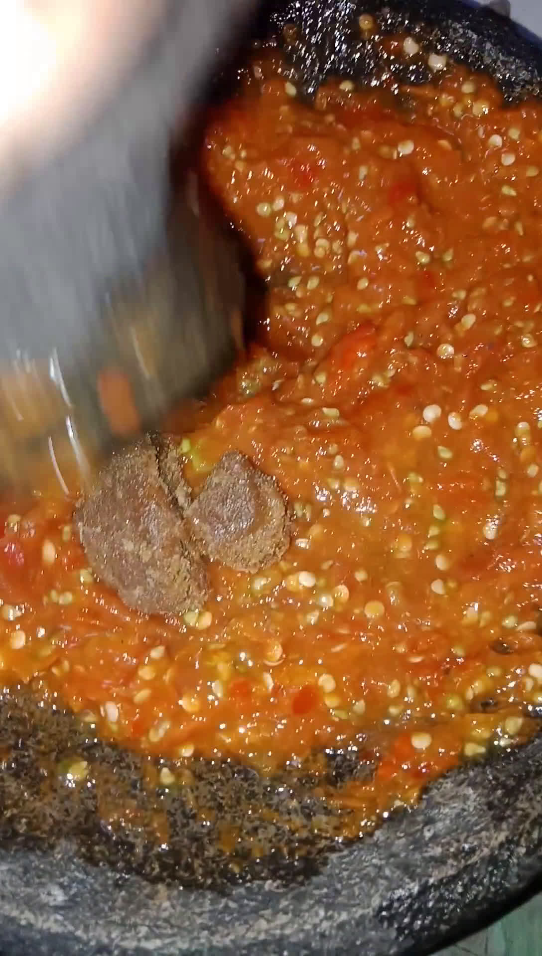 Foto langkah ke 3 dari resep Sambal terasi mentah.