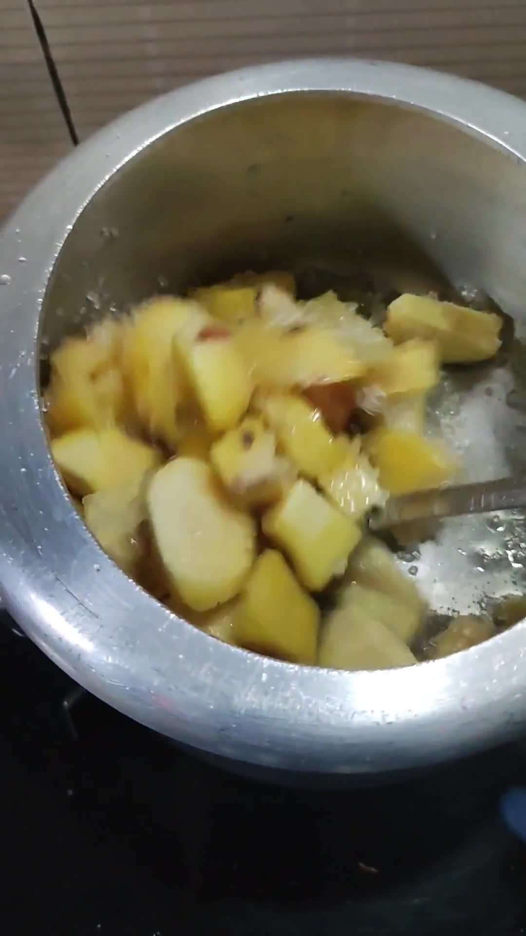 ङ्राईफ्रूटस स्वीट पोटैटो (Dryfruits sweet potato recipe in hindi) रेसिपी चरण 3 फोटो